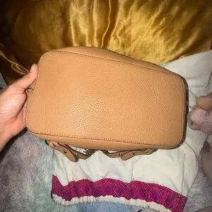 Tory Burch | Bags | Tory Burch Tan Leather 3 Way Bucket Bag  display picture 1